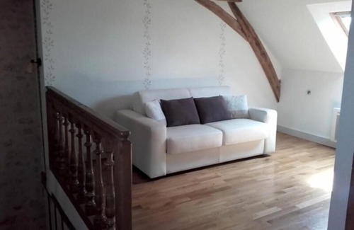 Vallon-sur-Gee House | Gite Vallon-sur-Gée, 4 bedrooms, 9 persons