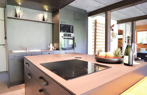 Heyd House | Gite with pool table, hot tub and sauna