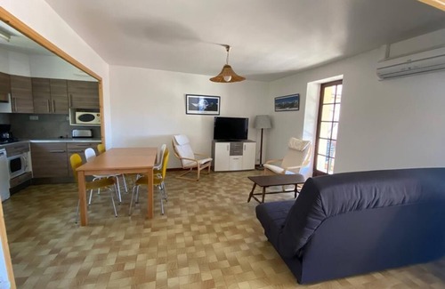 Grospierres Bed & Breakfast | Gites for rent in south Ardeche, quiet, swimming pool and air conditioning