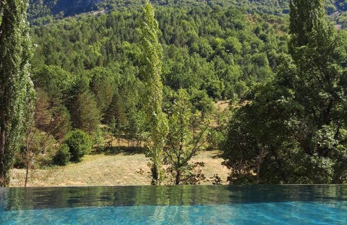 Chateauneuf-Miravail Villa | Gites Les Costoliers piscine à débordement chauffée tout confort