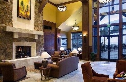 Breckenridge Cabin | GL7 - Large Master one-bedroom, 900 ft., not a lock-off one-bedroom(suite)!