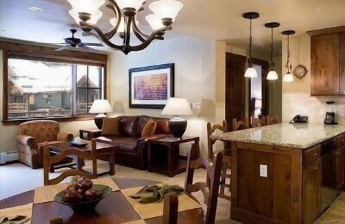 Breckenridge Cabin | GL7 - Large Master one-bedroom, 900 ft., not a lock-off one-bedroom(suite)!