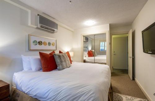 Blackcomb Apartment | Glacier Lodge 216 by Outpost Whistler