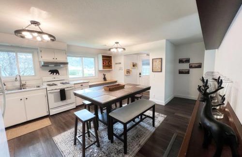 Columbia Falls House | Glacier's Edge Cabins