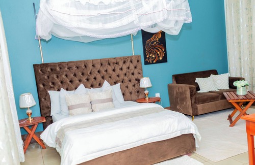Moshi Cabin | Glacier View Lodge