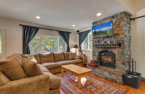 Ridgewood House | Glades Getaway by Tahoe Getaways - Charming Pet-Friendly 3 BD North Shore Cabin w Wood Fireplace & Short Drive to Ski Resorts