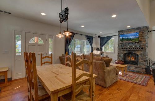 Ridgewood House | Glades Getaway by Tahoe Getaways - Charming Pet-Friendly 3 BD North Shore Cabin w Wood Fireplace & Short Drive to Ski Resorts