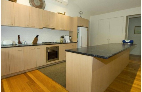 Flinders House | Glades R Golden in Flinders