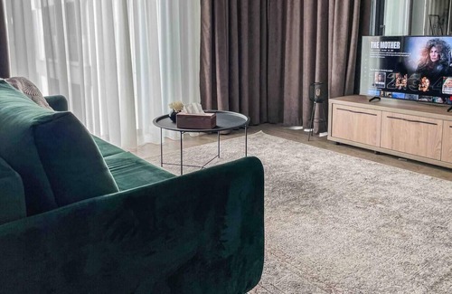 Aviatiei Apartment | Glamorous 1BR condo w/free parking