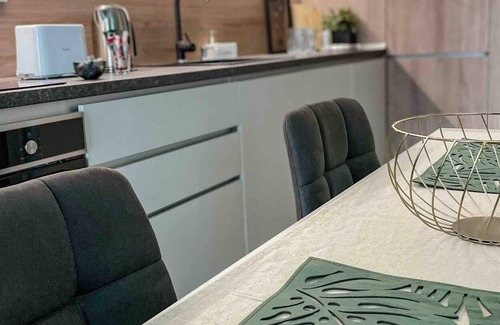 Aviatiei Apartment | Glamorous 1BR condo w/free parking