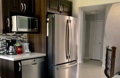 Whitby House | Glamorous 5 BR Getaway Mins Away From Thermea Spa