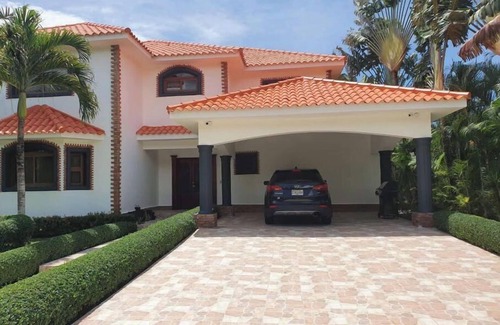Villas Del Mar Villa | Glamorous & beautiful villa