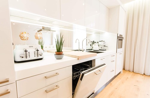 Nove Mesto Apartment | Glamour Excellent F 4-Bedrooms, 4-Bathrooms, Balcony apartment (Prague Old Town)