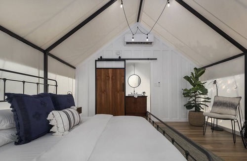 Fredericksburg RV Rental | Glamping at Cherry Cove, with Hot Tub!