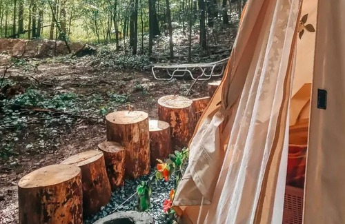 Adairsville RV Rental | Glamping at Honea's Holler site 1