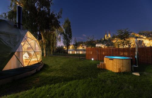Smichov Other | Glamping Escape Prague with Hot Tub and Vysehrad Castle View