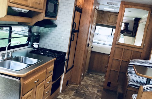 Shakopee House | Glamping on private acreage, apple trees, convenient location