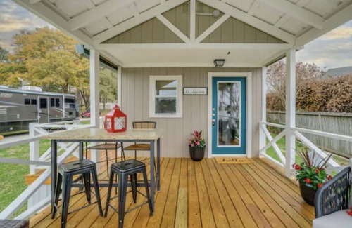 Willis House | Glamping Waterfront Tiny Cottage- FREE Kayak/SUP