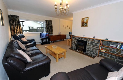 Saundersfoot House | Glan Heulog - Near to Beach, Pet Friendly