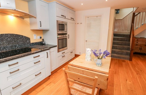 Porthgain Cottage | GLAN Y MOR, pet friendly, country holiday cottage in St Davids