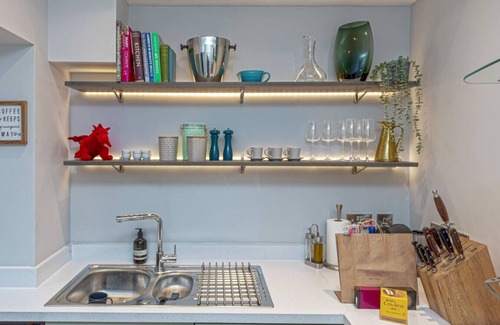 Dolgellau House | Glanrhyd Dolgellau · Stylish Central Townhouse + Parking & Bike Storage