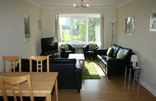 East End Apartment | Glasgow Green Apartments Flat on the Green 1