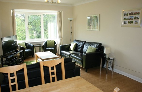 East End Apartment | Glasgow Green Apartments Flat on the Green 1
