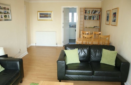 East End Apartment | Glasgow Green Apartments Flat on the Green 1