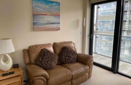 North West Apartment | Glasgow Harbour River West End