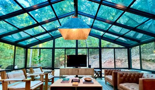 Eureka Springs House | Glass Cabin