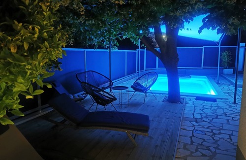 Kastel Novi Villa | Glass villa includes: boat trip, pool, jacuzzi