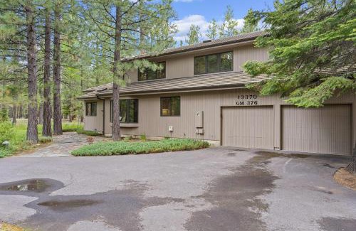 Black Butte Ranch House | Glaze Meadow 376
