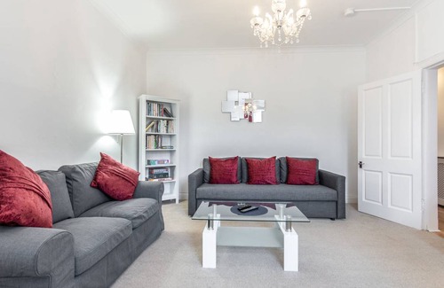 Levenmouth Apartment | Glebe with 2 bedrooms and 1.5 bathrooms