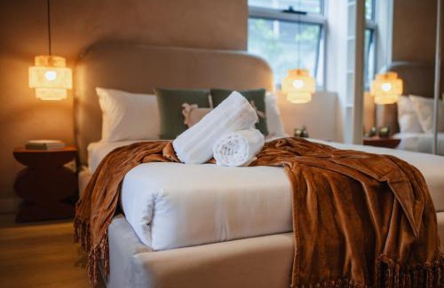 New Farm Apartment | Glen Eagles Suite