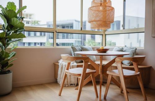 New Farm Apartment | Glen Eagles Suite