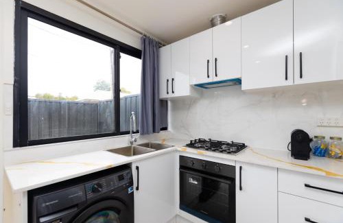 Glenelg North House | Glenelg North Modern Studio, QBed,Wifi, Pet