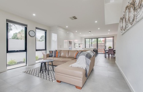 Glenelg East House | Glenelg on First