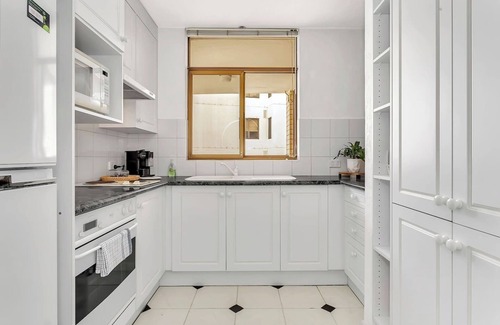 Glenelg Apartment | Glenelg Outlook Beachfront Stay by Moseley Square