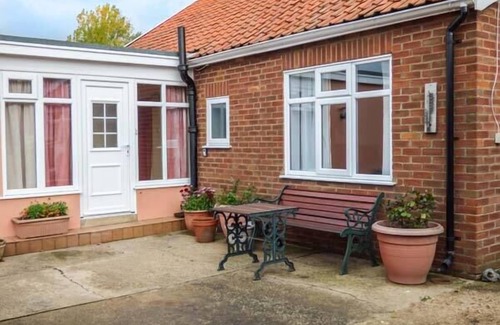 Saxmundham Cottage | GLENHAVEN, family friendly, country holiday cottage in Snape, Suffolk