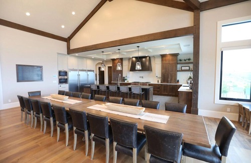 Fish Haven Apartment | Glenn Haven - Luxurious Cabin on 40 Acre Sleeps 60
