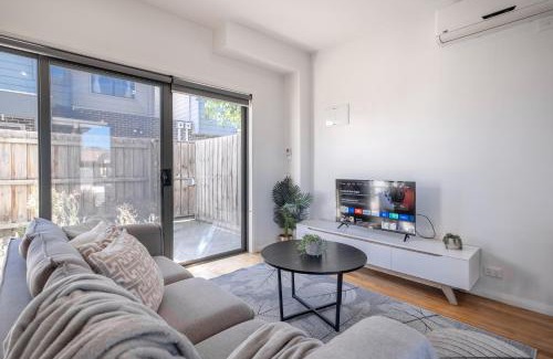 Glenroy House | Glenroy 2br1ba In Townhouse Parkingwi-fibath