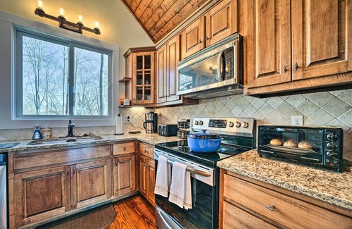 Glenville Cabin | ‘Glenville Serenity Lodge' w/Lake Views!