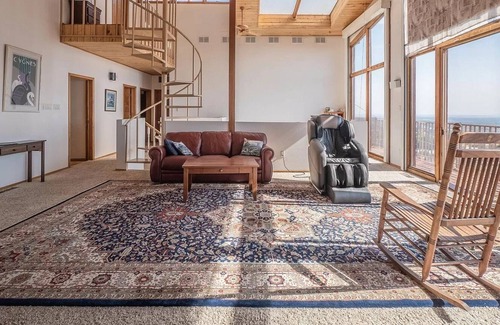 Glenwood Hills House | Glenwood home with Mountains, City lights and Sunset views