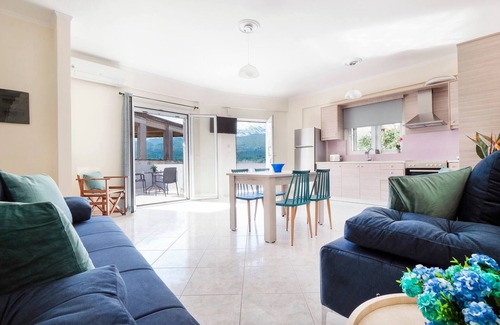 Nipos Apartment | Glikanisos House Nipos - ideal for hikers and families 2bd, 6pl, 10min to beach