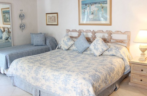 Porters Condo | Glitter Bay Estate 412 Beach Palms in St James by Personal Villas - Stunning Tur