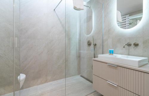 Katowice Apartment | Global Park Prime Apartment by BookingHost