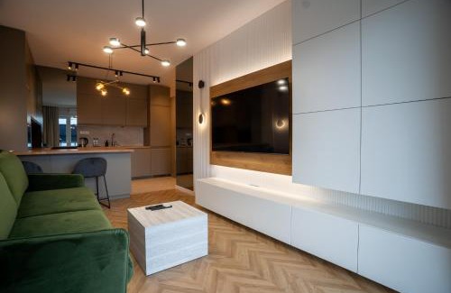 Katowice Apartment | Global Park Prime Apartment by BookingHost