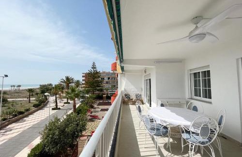 Canet de Berenguer Apartment | Global Properties, Apartamento en primera linea de playa, Canet de Berenguer
