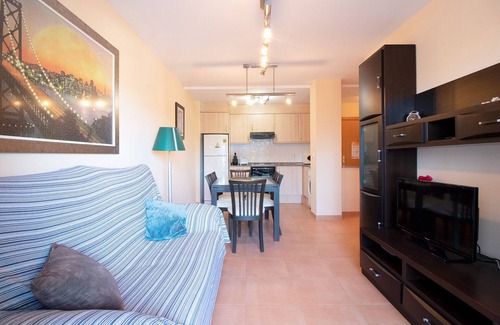 Playa de Almarda Apartment | Global Properties: Apartment with swimming pool in Corinto Beach