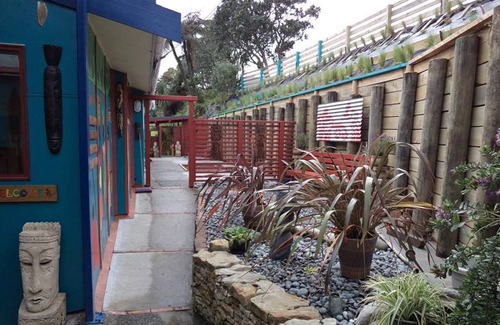 Greymouth Hotel | Global Village Travellers Lodge